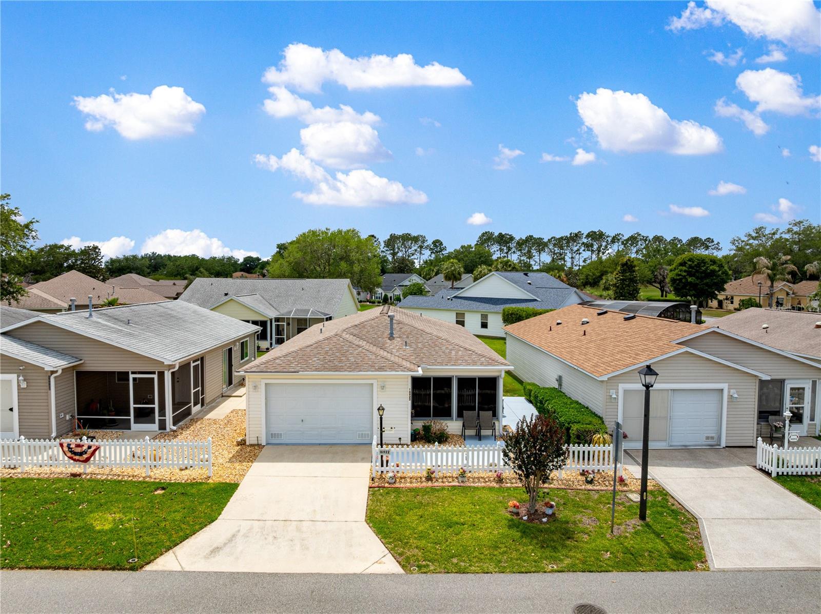 VILLAS/MERRY OAK - Residential