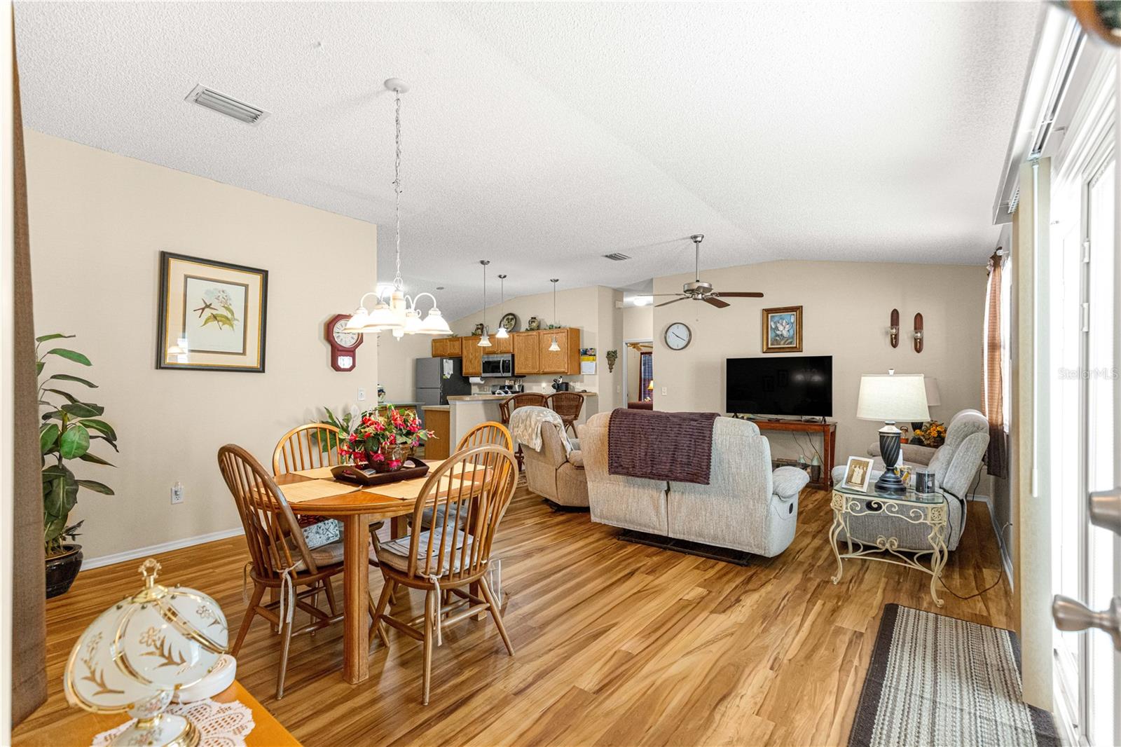 VILLAS/MERRY OAK - Residential