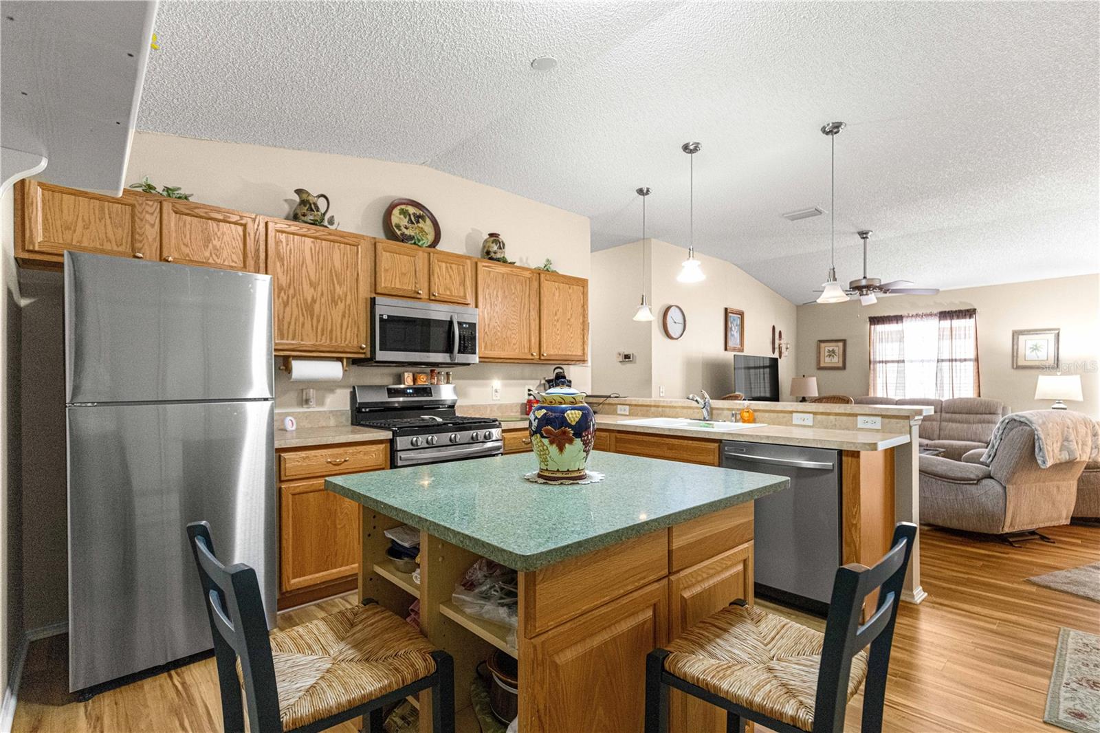VILLAS/MERRY OAK - Residential