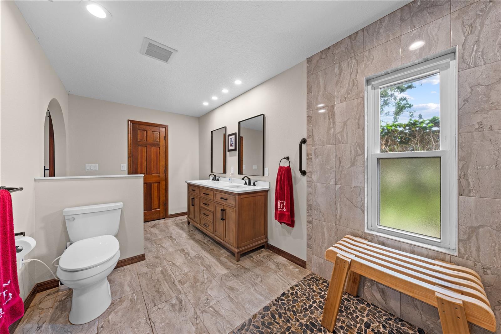 BAY LAKE ESTATES - Residential