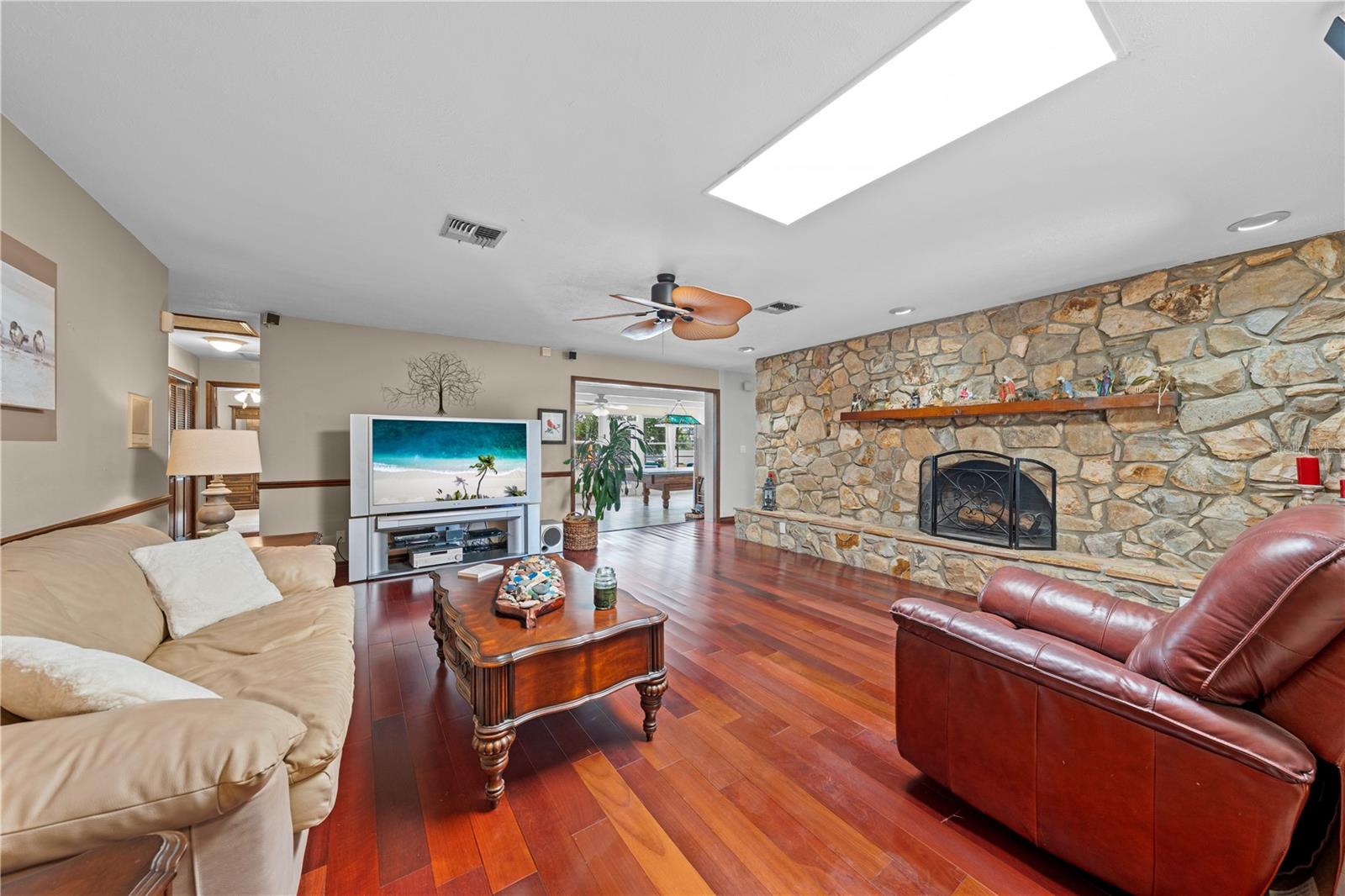 BAY LAKE ESTATES - Residential