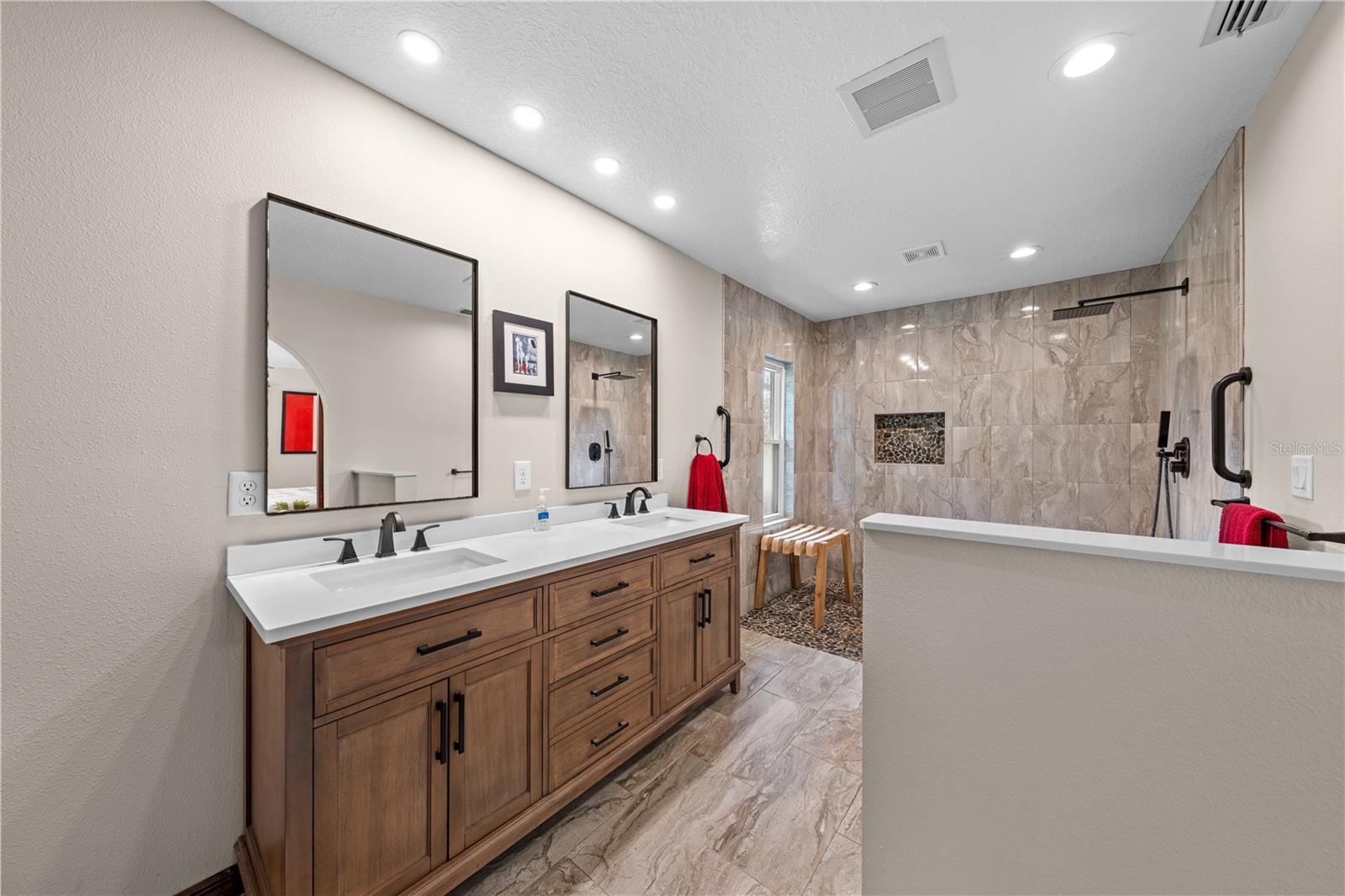 BAY LAKE ESTATES - Residential