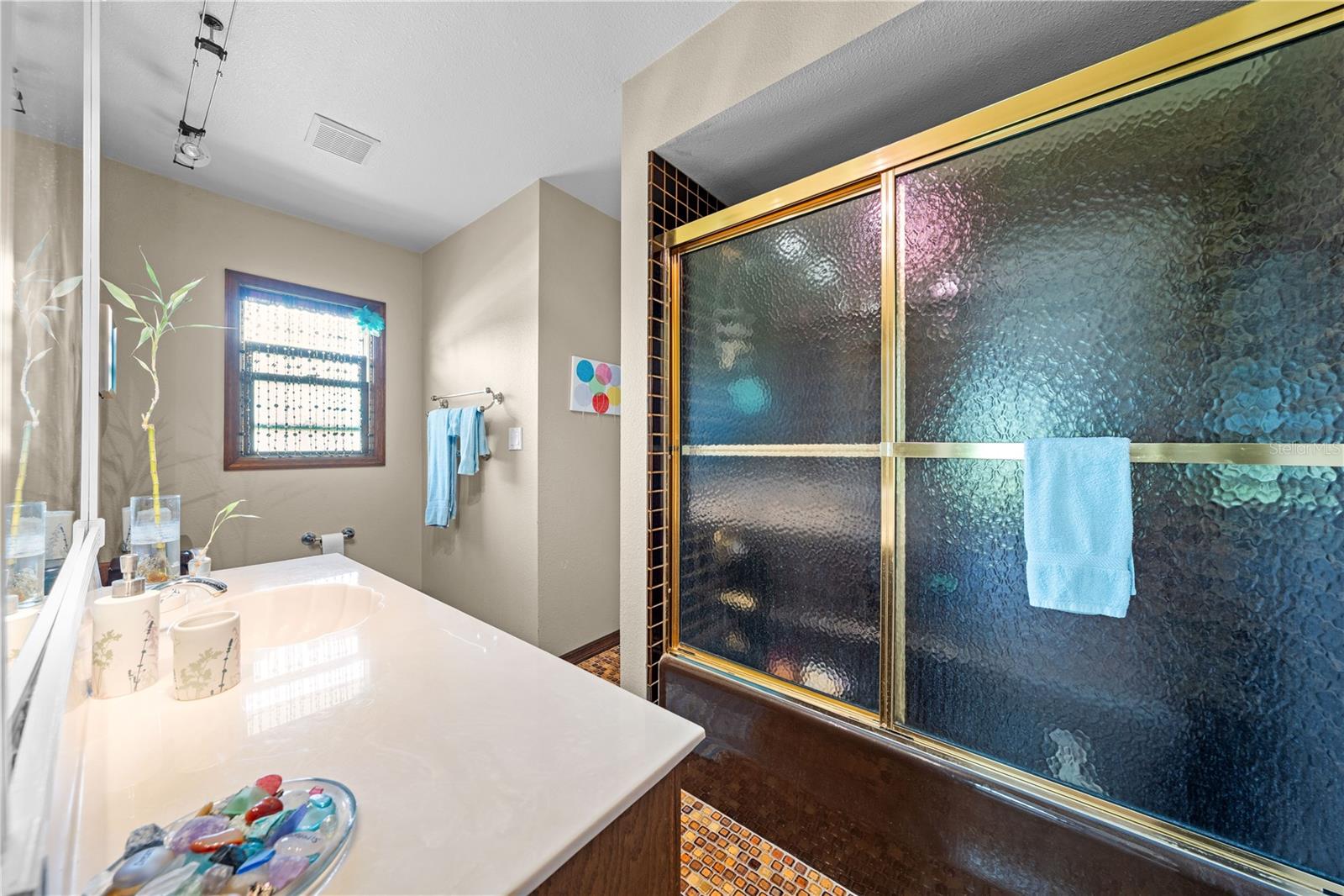 BAY LAKE ESTATES - Residential