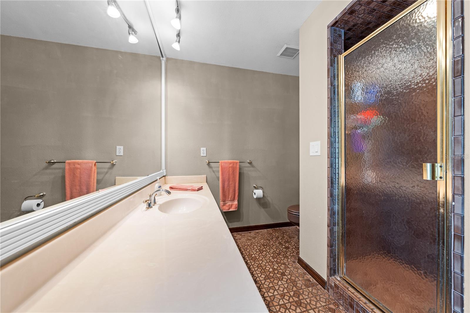 BAY LAKE ESTATES - Residential