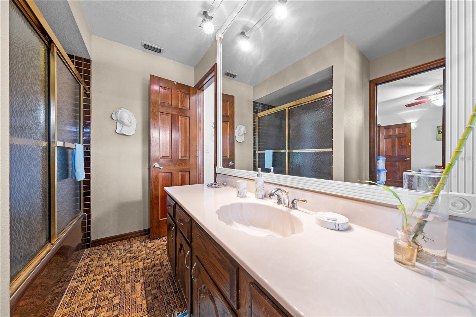 BAY LAKE ESTATES - Residential