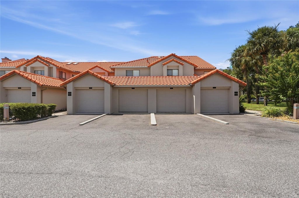 Photo of 701 Magnolia Place, Winter Haven, FL 33884 (MLS # L4964412)