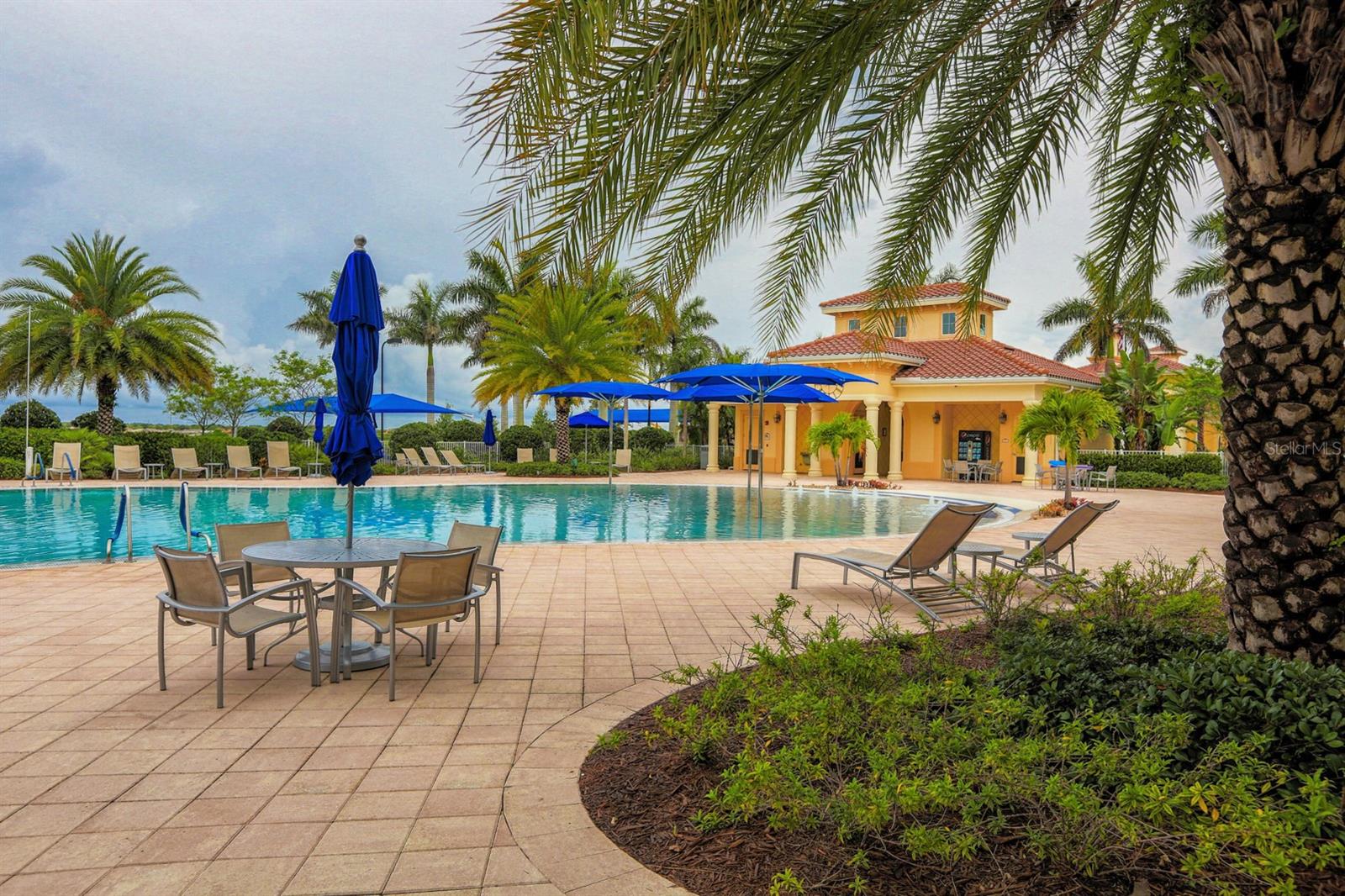 ISLANDWALK/THE WEST VILLAGES P - Residential