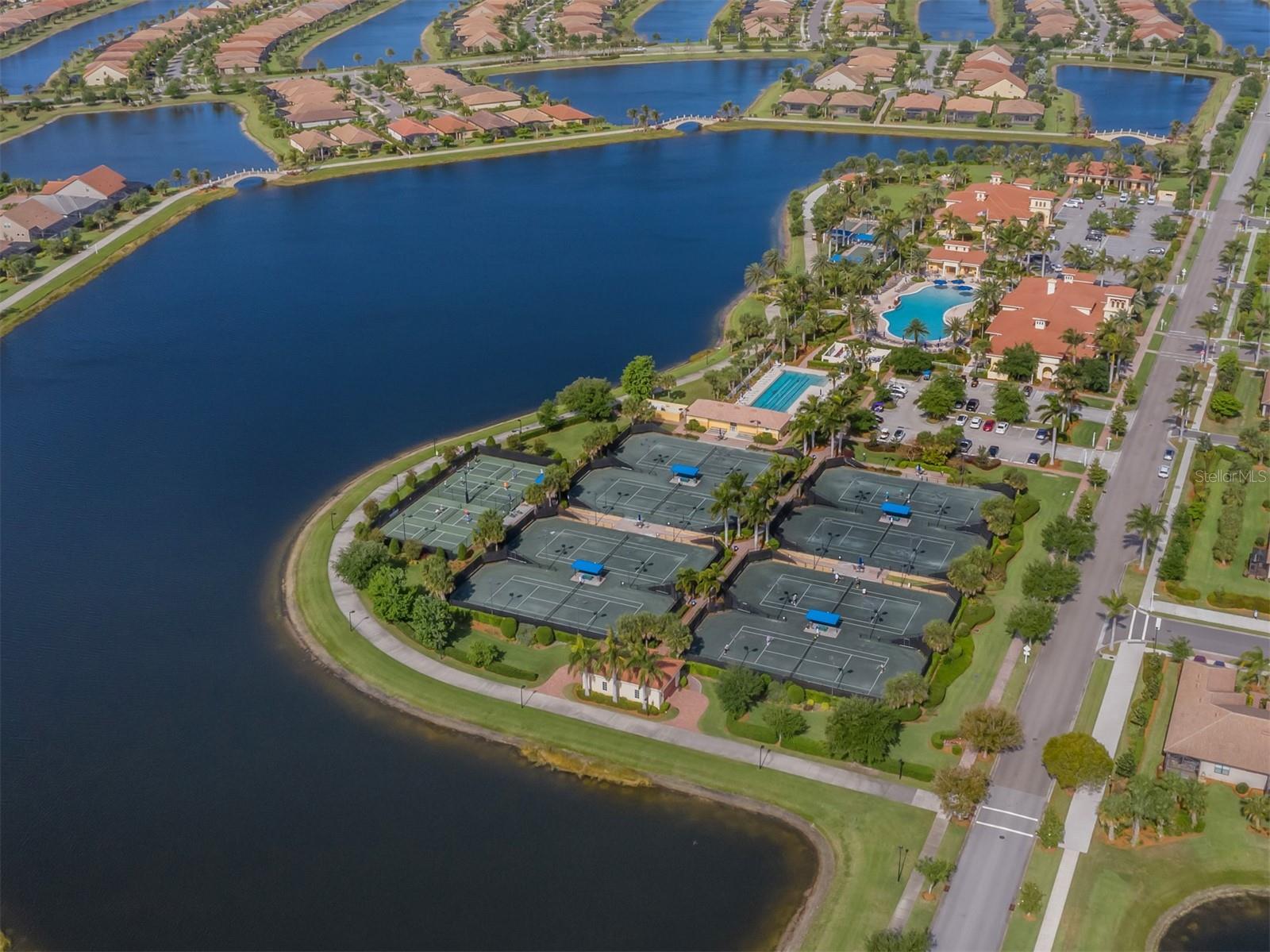 ISLANDWALK/THE WEST VILLAGES P - Residential