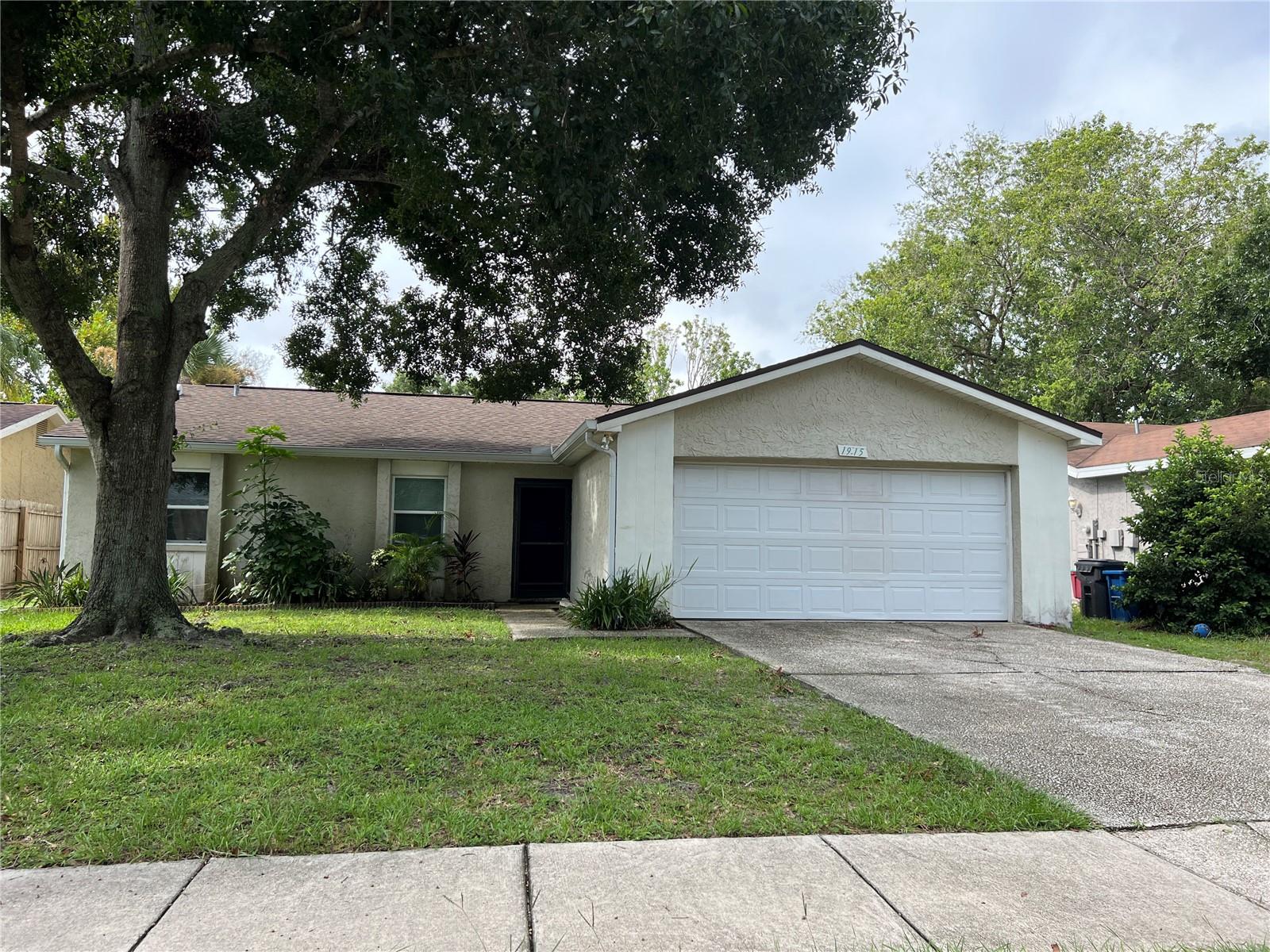 Well kept 3/4 bedroom home in convenient Oldsmar, easy access to. Tampa. Spacious great room overlooking screened in patio and fenced yard. This home features newer windows for energy efficiency. Located on quiet cut-de-sac and convenient to nearby shopping. Ready for occupancy September 1st.