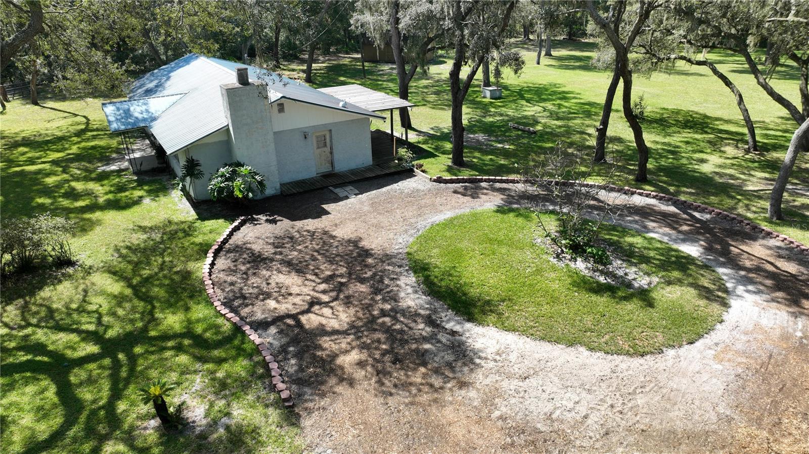 ROYAL OAKS RETREATS - Residential