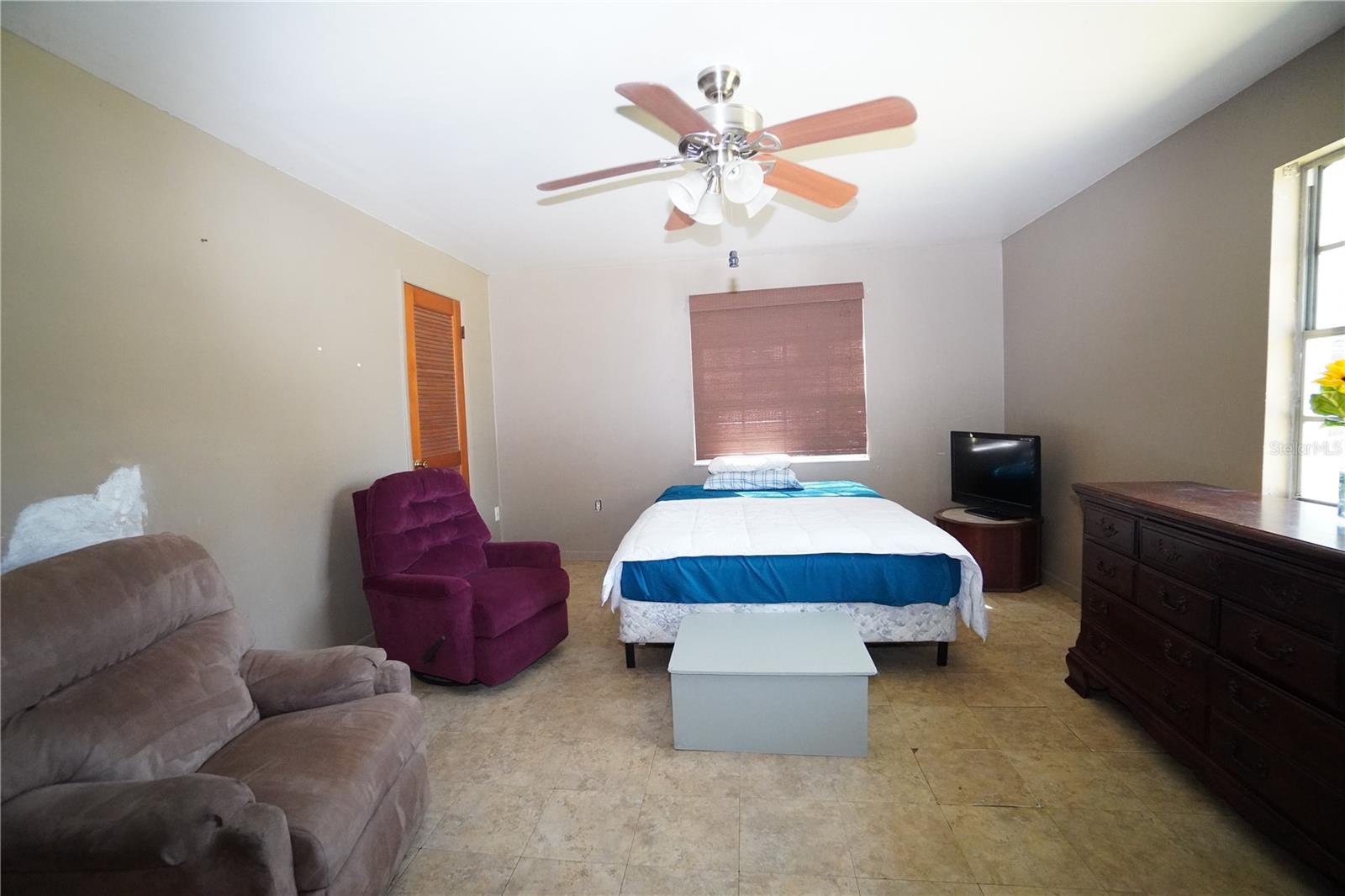 ROYAL OAKS RETREATS - Residential