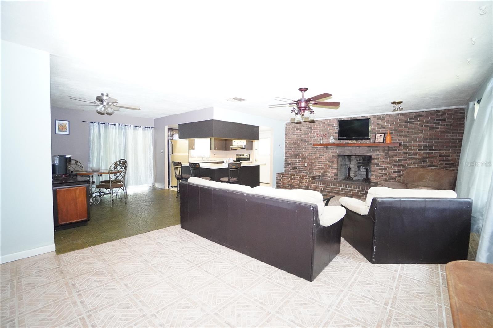 ROYAL OAKS RETREATS - Residential