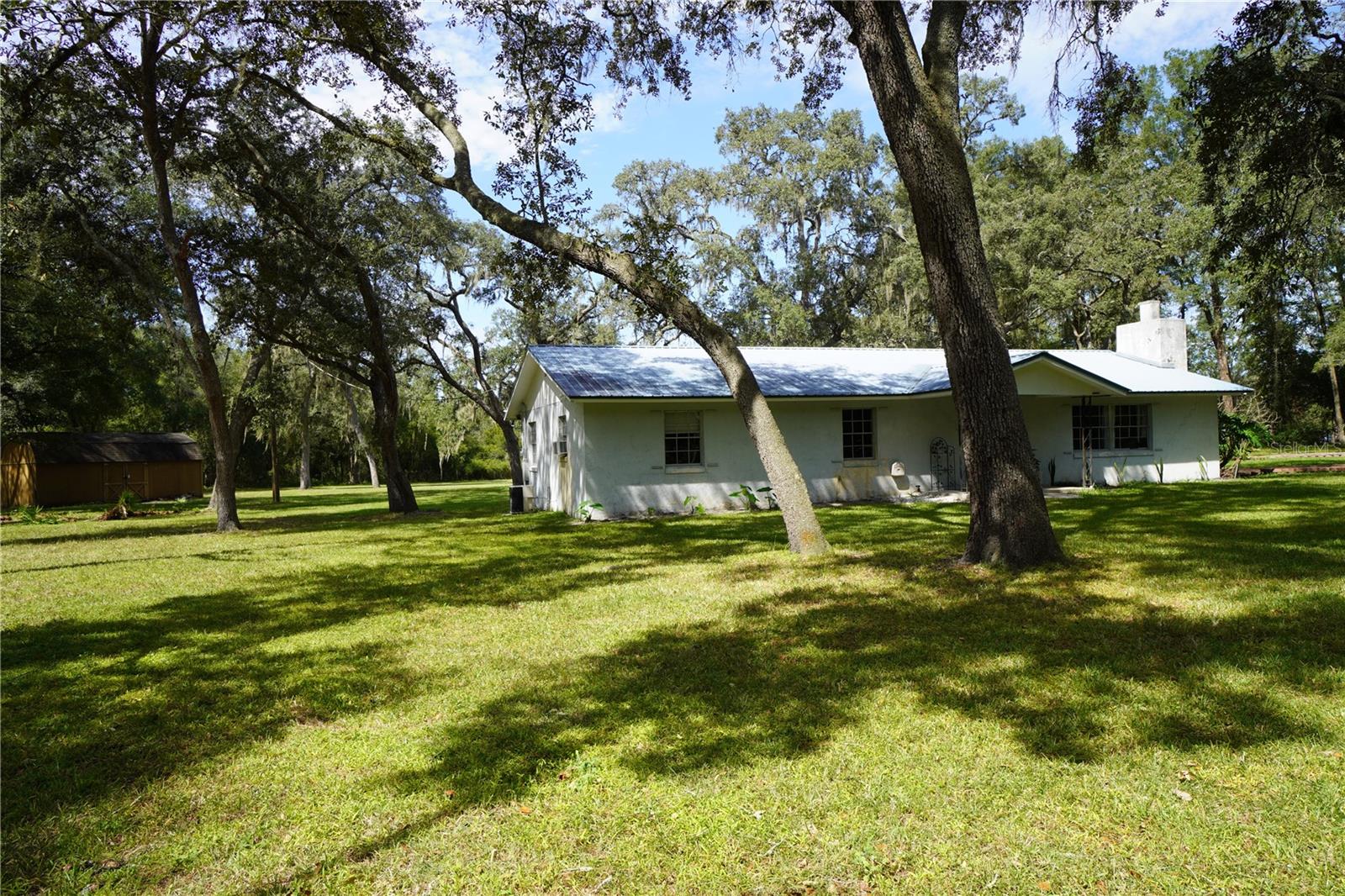 ROYAL OAKS RETREATS - Residential