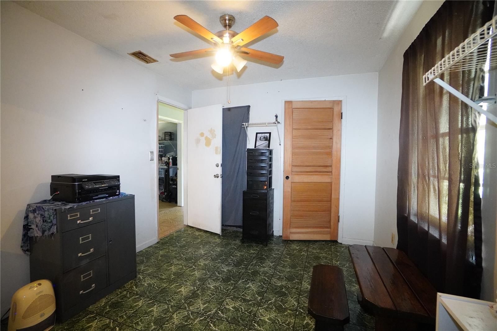 ROYAL OAKS RETREATS - Residential