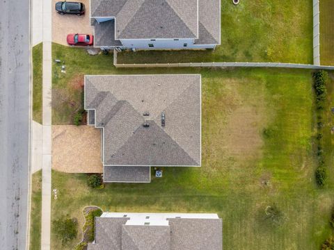 A home in MINNEOLA