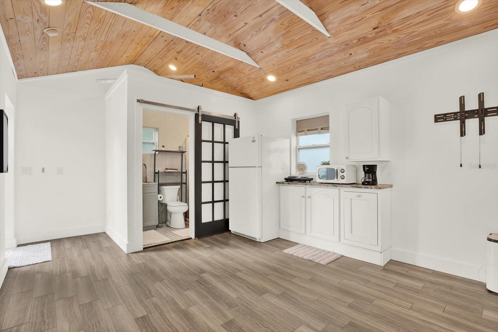 ALLENDALE TERRACE BLKS A-B-1-2-3-4-5-6 - Residential