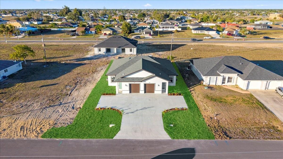 913/915 NE 15TH LANE