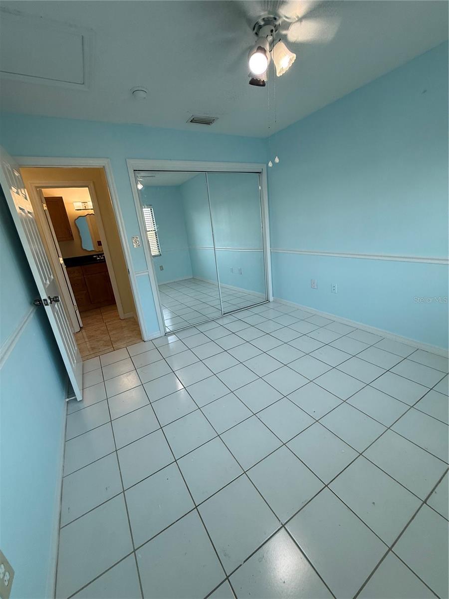 A D APTS A CONDO - Residential