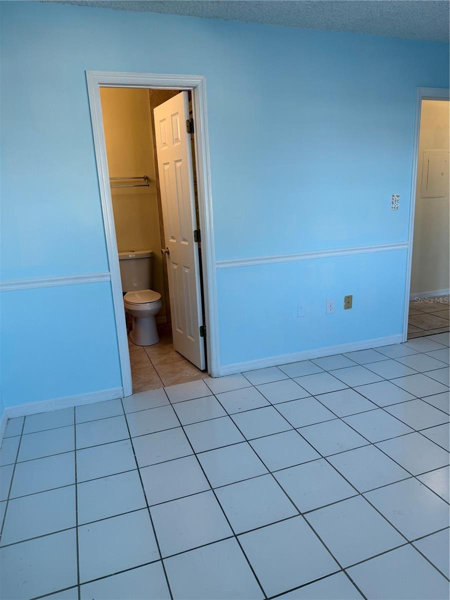 A D APTS A CONDO - Residential