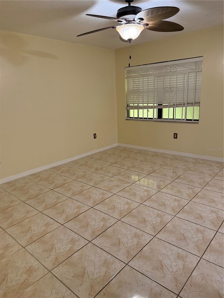 A D APTS A CONDO - Residential