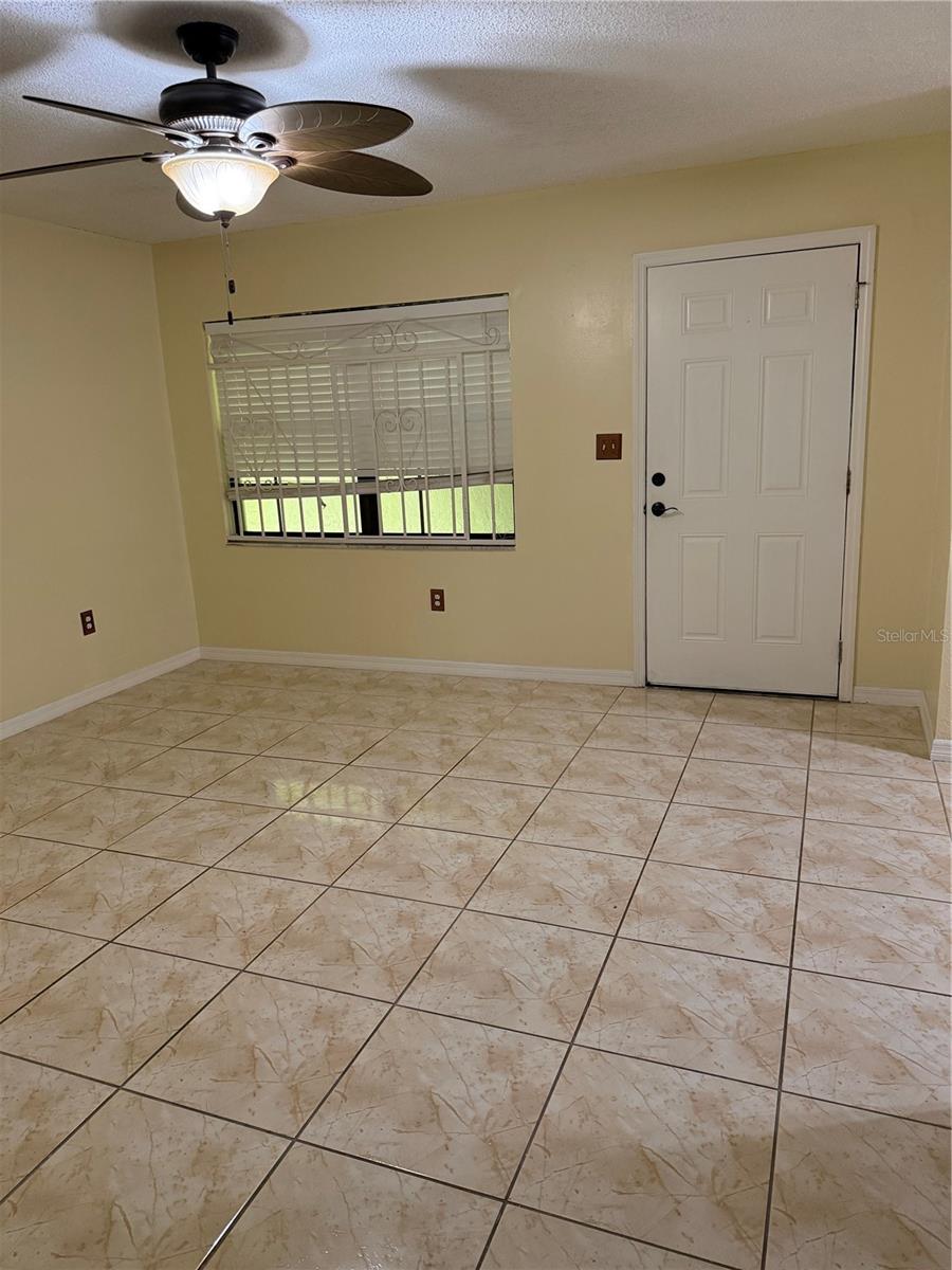 A D APTS A CONDO - Residential