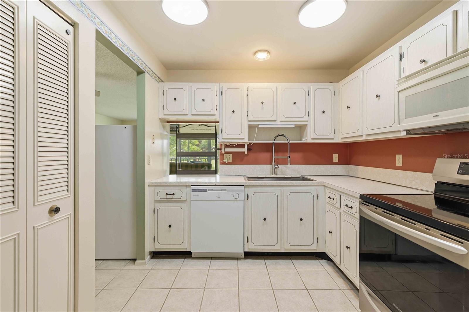 IRONWOOD TENTH CONDOMINIUM - Residential