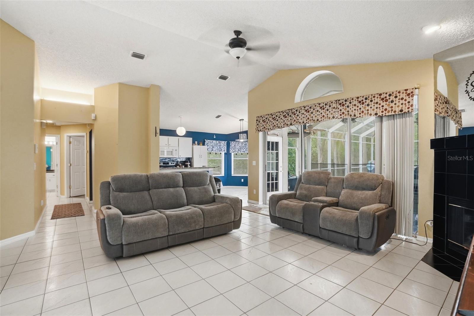 SPRING HILL - Residential
