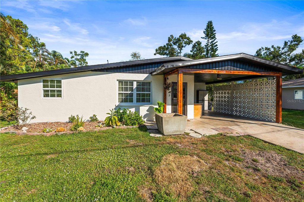 Photo of 2611 Huntington Avenue, Sarasota, FL 34232 (MLS # A4670422)