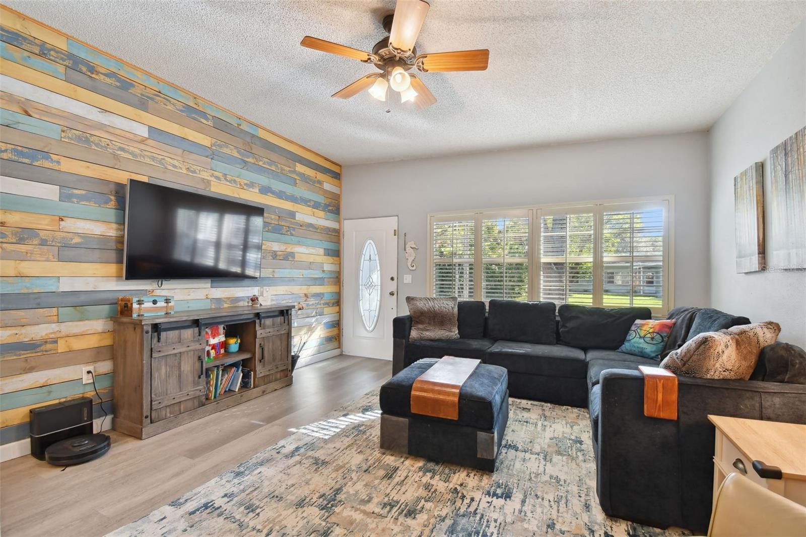 ANONA GROVES - Residential