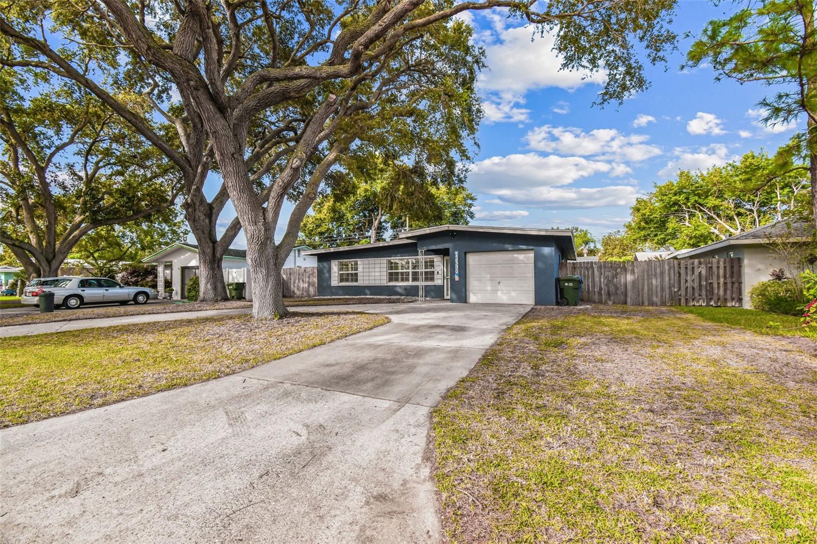 ANONA GROVES - Residential