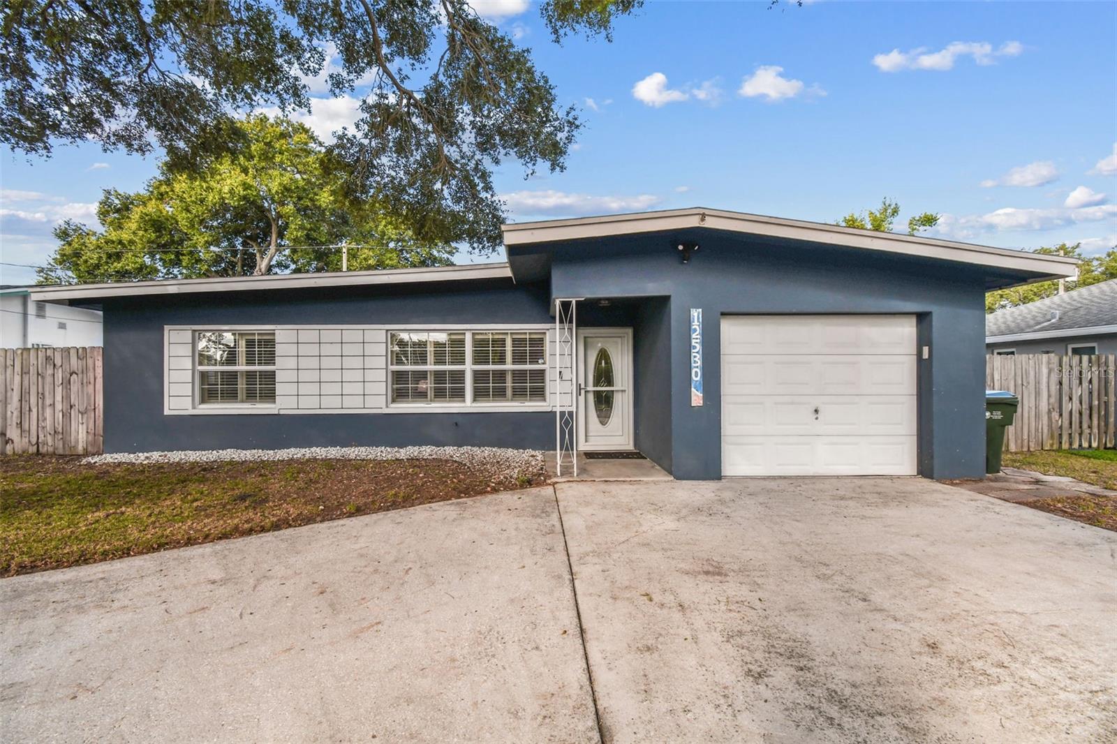 ANONA GROVES - Residential