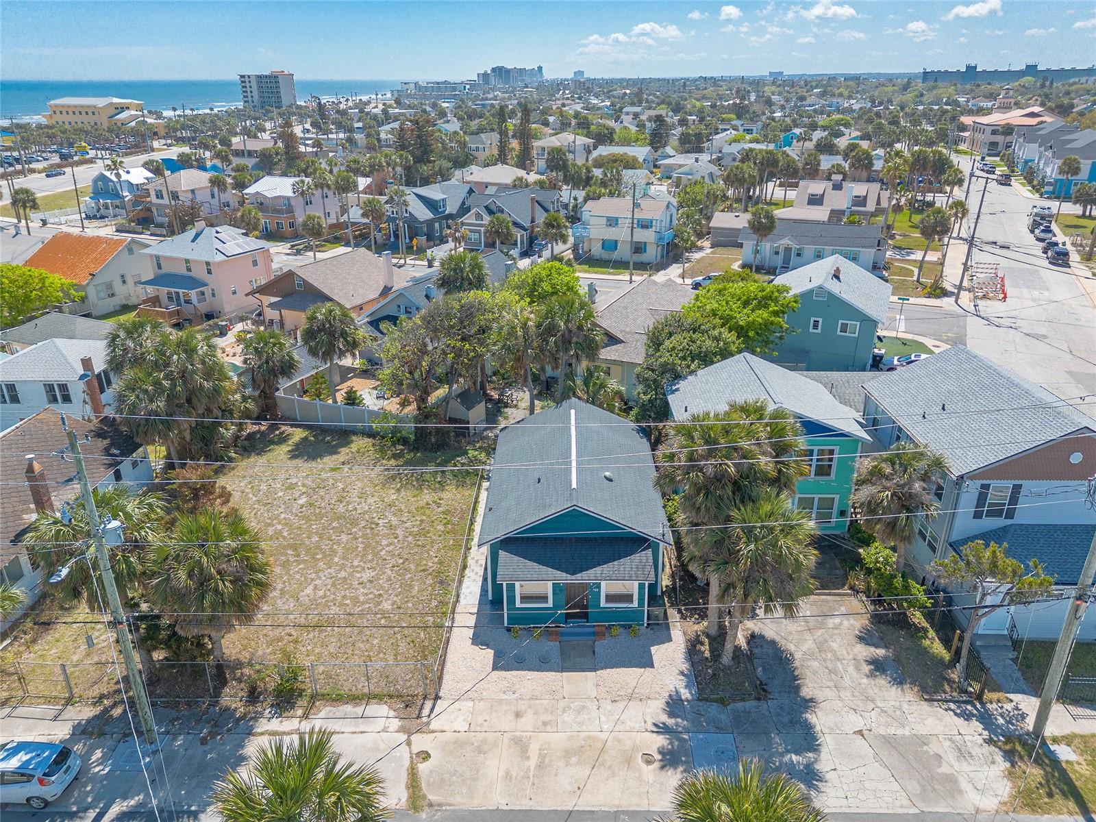 DAVIS DAYTONA BEACH - Residential