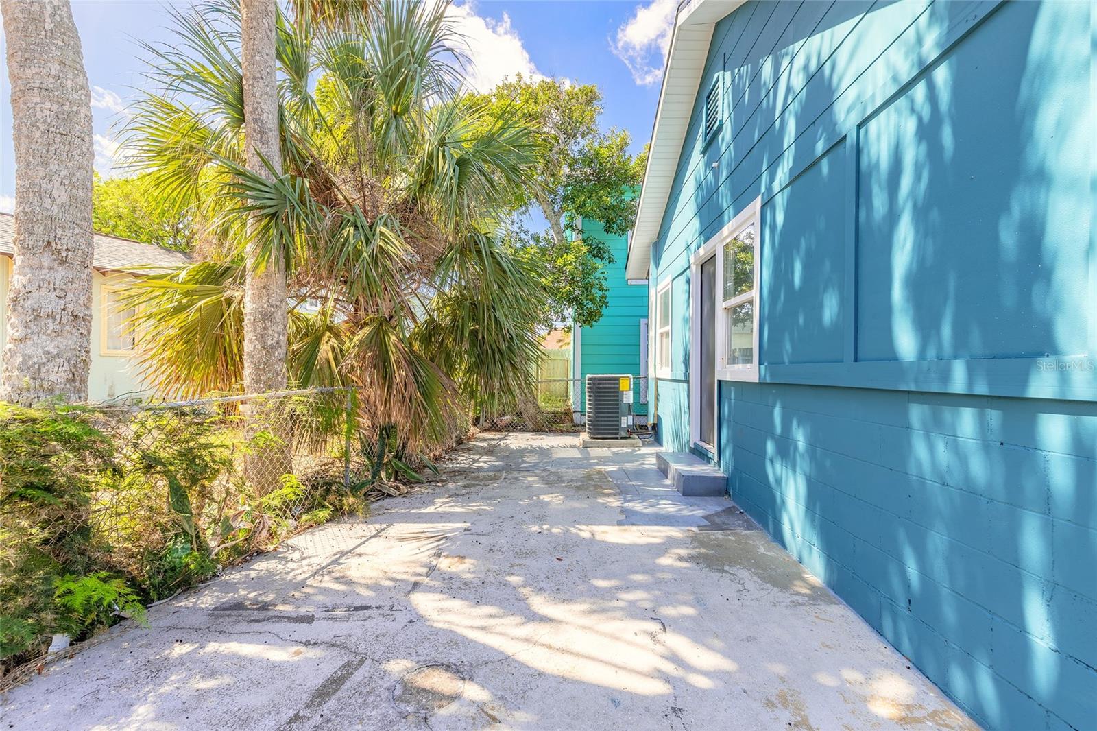 DAVIS DAYTONA BEACH - Residential