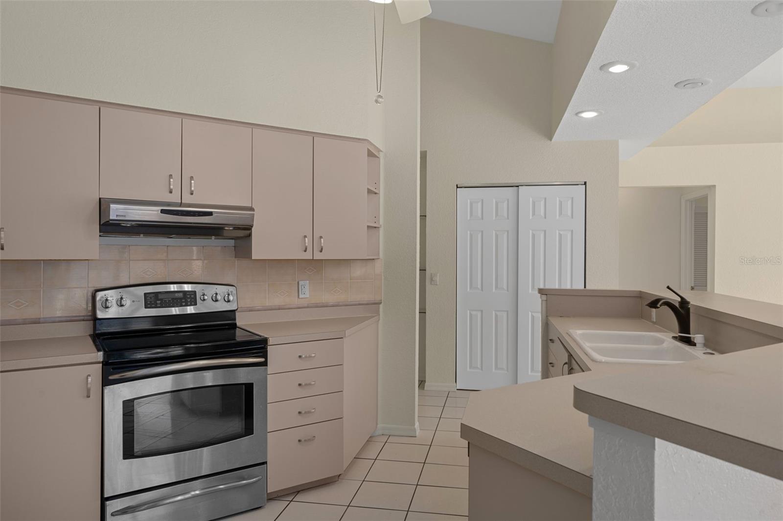 NORTH PORT CHARLOTTE ESTATES - Residential