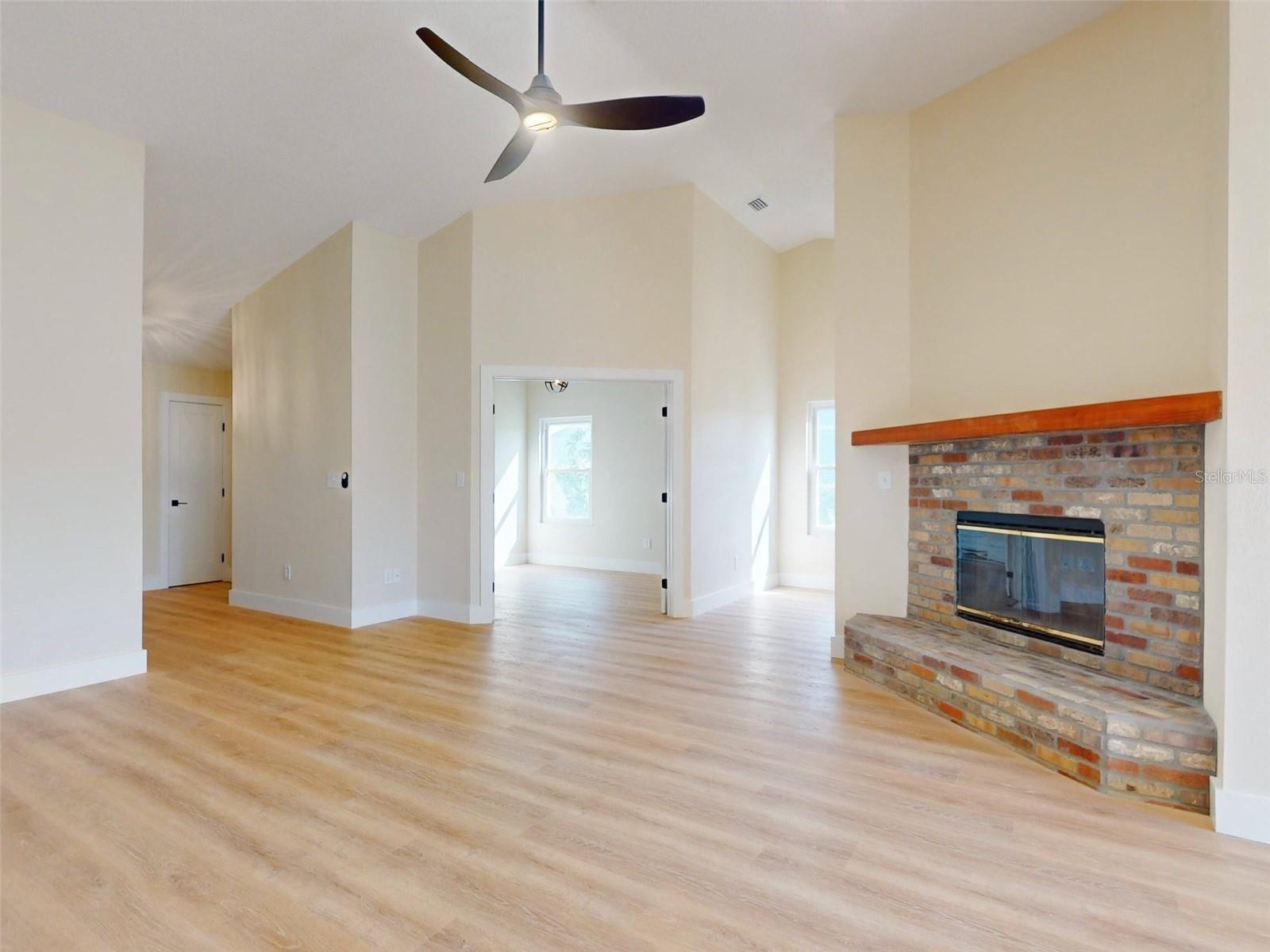 PINE ISLAND PH 02 - Residential