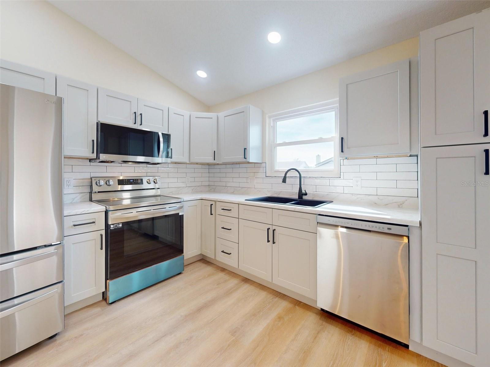 PINE ISLAND PH 02 - Residential