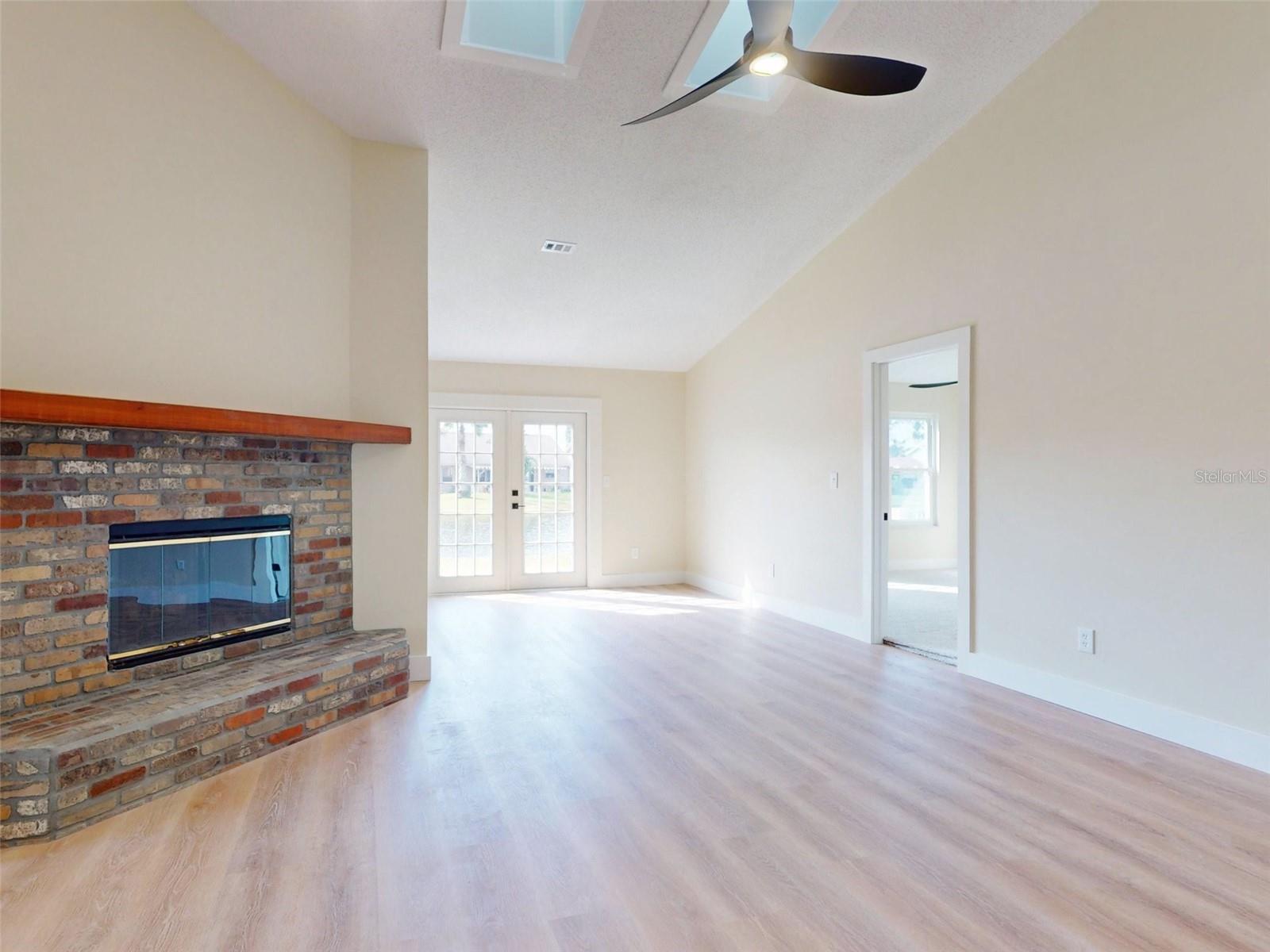 PINE ISLAND PH 02 - Residential