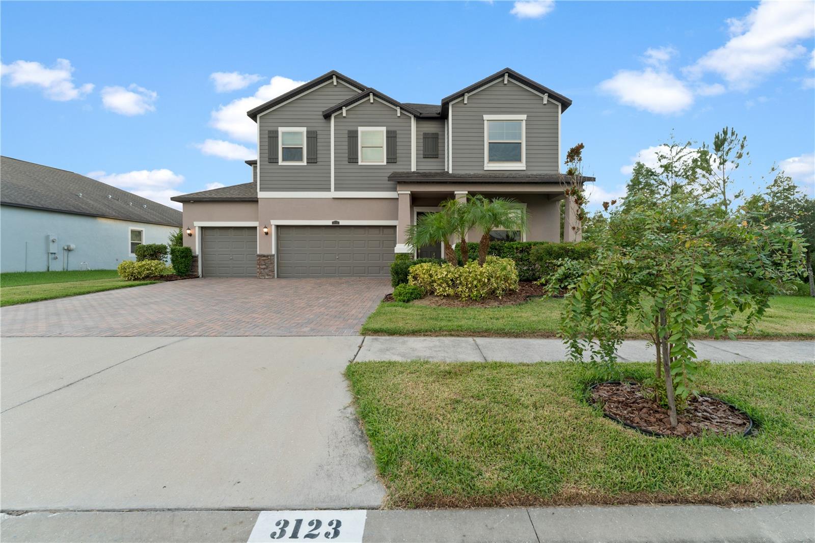 3123 HILLIARD DR