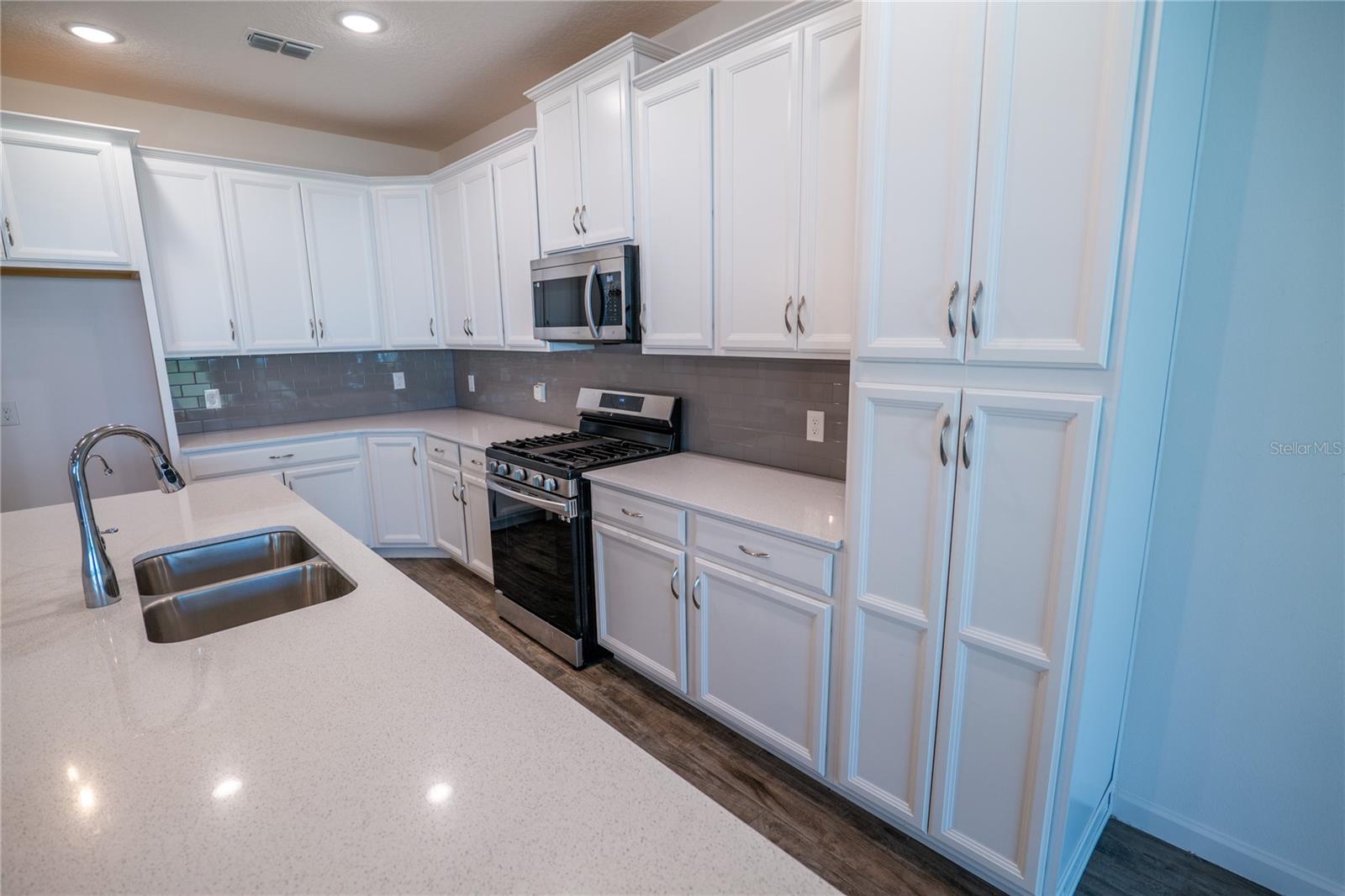 SUMMERBROOKE - Residential