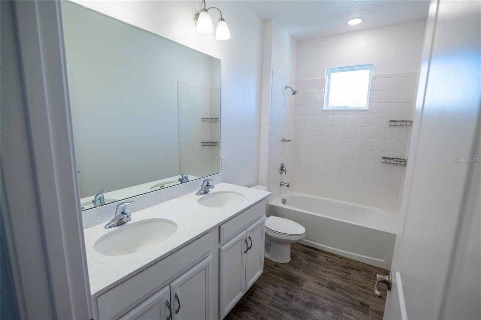 SUMMERBROOKE - Residential