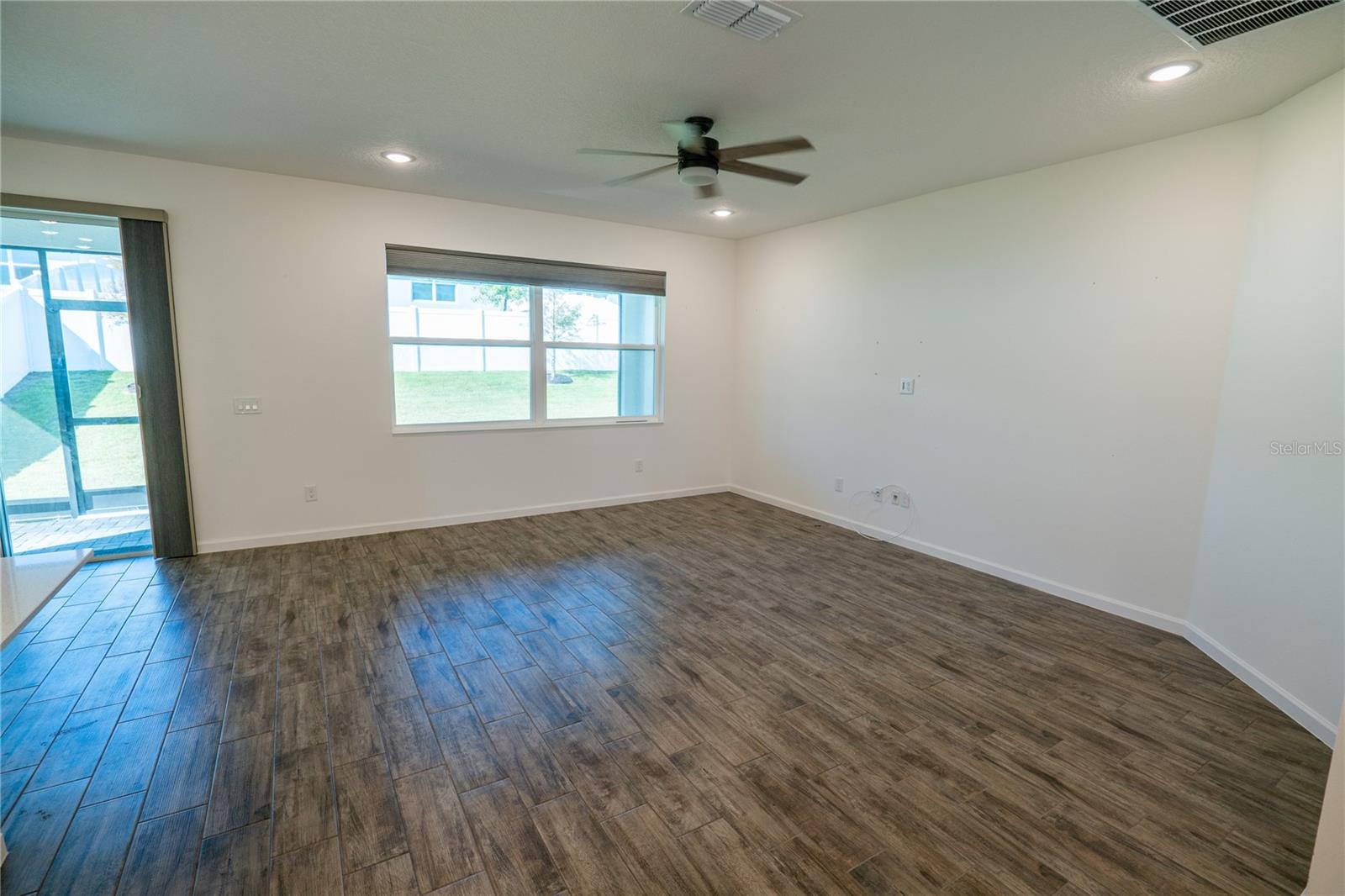 SUMMERBROOKE - Residential