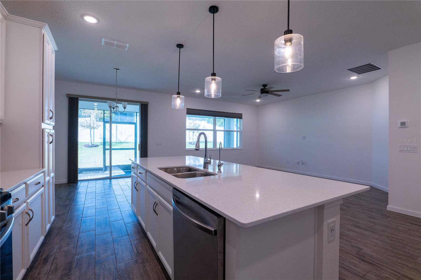 SUMMERBROOKE - Residential