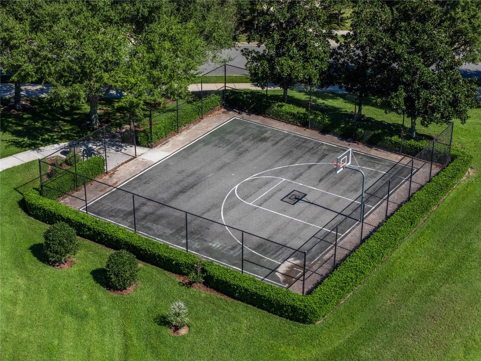 SUMMERBROOKE - Residential