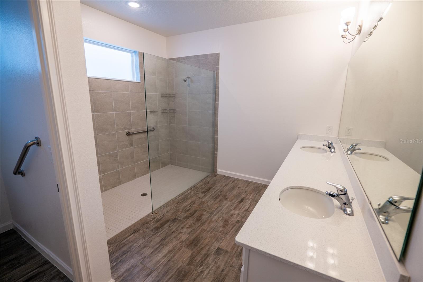 SUMMERBROOKE - Residential