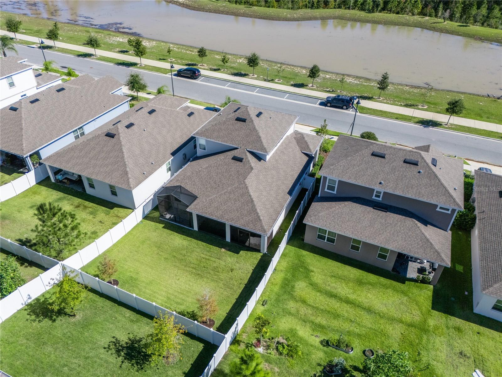 SUMMERBROOKE - Residential