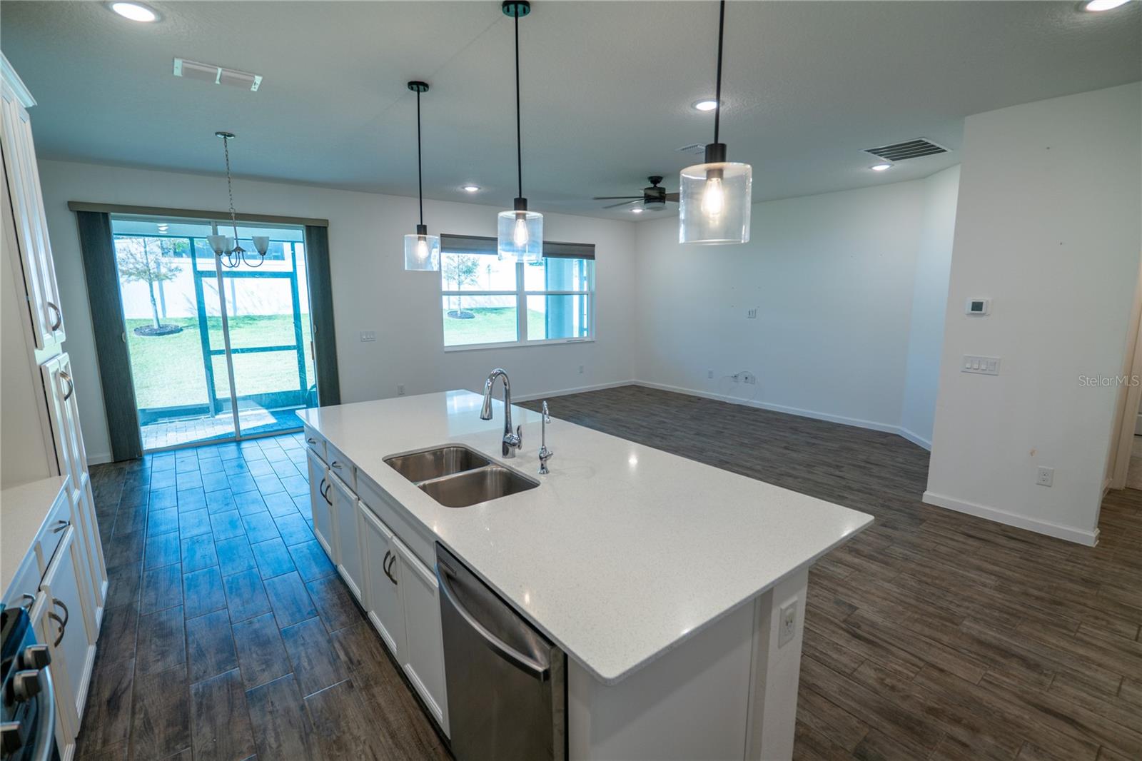 SUMMERBROOKE - Residential