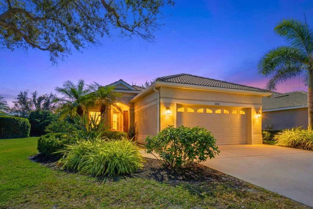 Photo of 6418 Tailfeather Way, Bradenton, FL 34203 (MLS # A4678953)