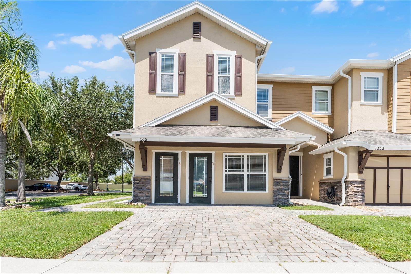 Spacious 4-Bedroom Townhome in a Prime Kissimmee Location!
Welcome to this beautifully designed 4-bedroom, 2.5-bathroom townhome, offering comfort, flexibility, and a fantastic location! This home features a dedicated office space on the second floor—perfect for working from home—and a versatile shop area with two additional office spaces, ideal for hobbies, storage, or business needs. Private parking space for 4 cars. Great Potential!
Enjoy access to a community pool and a play yard, making this neighborhood perfect for relaxation and family fun. Located in the heart of Kissimmee, you’ll be just 17 miles from Disney World, 19 miles from Universal Studios, and 16 miles from SeaWorld—plus convenient to shopping, dining, and major highways.
Whether you’re looking for a primary residence or a vacation retreat, this property offers a perfect blend of space, convenience, and amenities!
