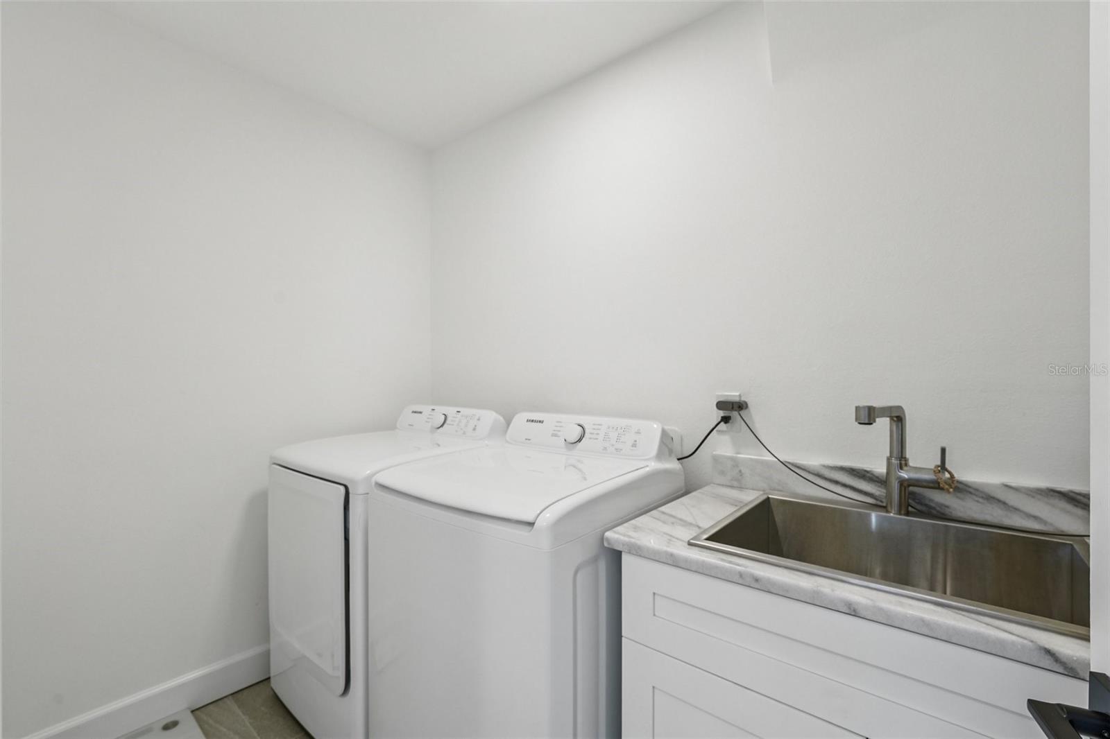 BELLEVUE ESTATES ISLAND 1ST ADD - Residential