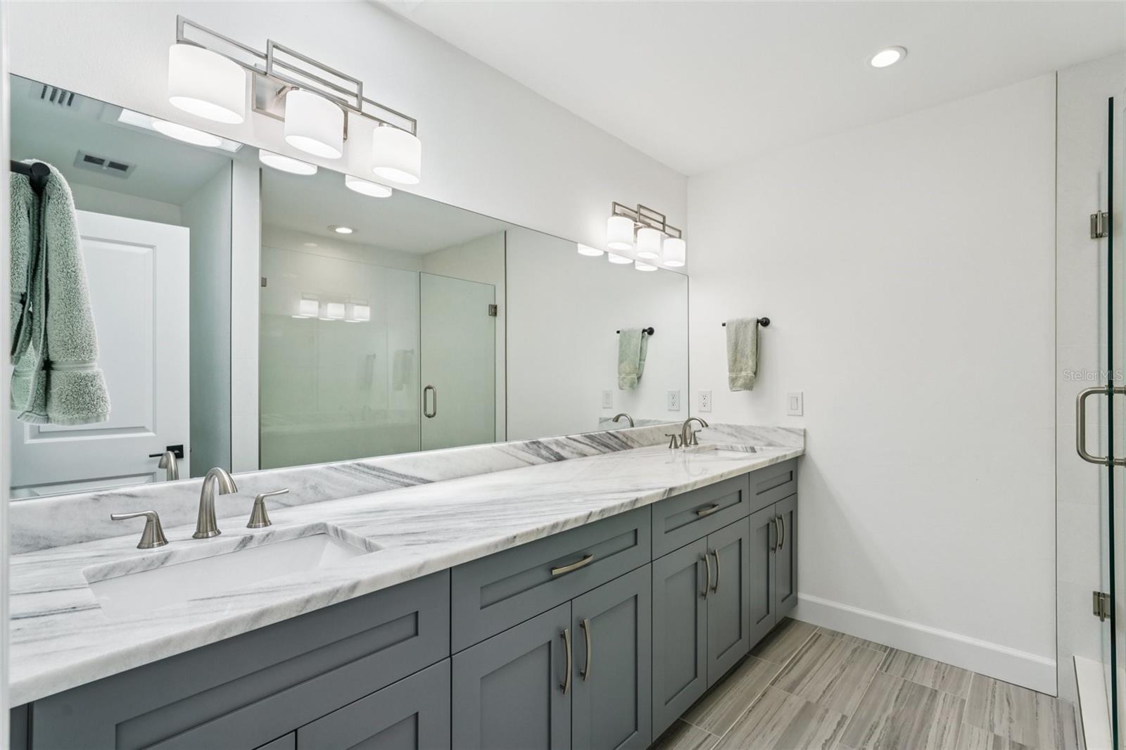 BELLEVUE ESTATES ISLAND 1ST ADD - Residential